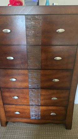 5-Piece Queen Bedroom Set: Wooden Dresser, Leather Bed, Nightstand, Lamp & Mattress