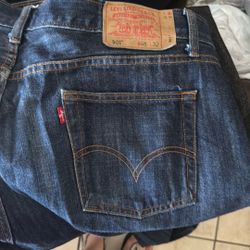 Levi Jeans 46x32