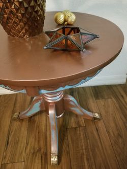 Round Duncan Phyfe Table