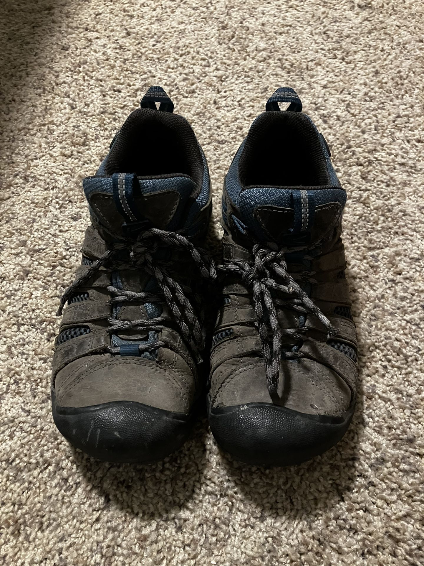 Keen Shoe