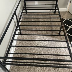 Twin Daybed and Mattress 