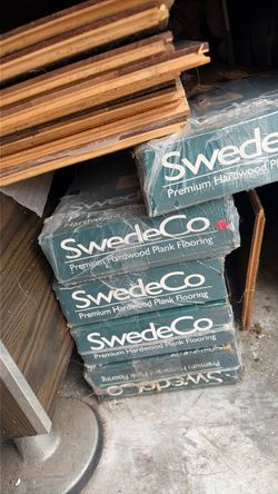 SwedeCo Premium Hardwood Plank Flooring Boxes