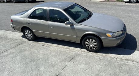 1999 Toyota Camry