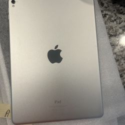 iPad Pro 9.7 32GB Silver (Wi-Fi)