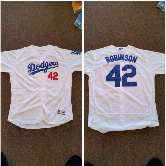 Jackie Robinson (all Sizes) Throwback White Los Ángeles Dodgers Jersey for  Sale in Raleigh, NC - OfferUp