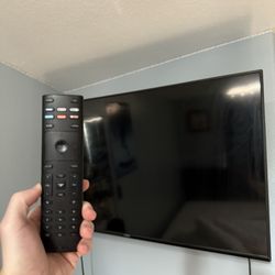 50” 4K Vizio TV w/ Wall Mount