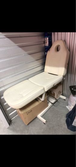 Facial chair
