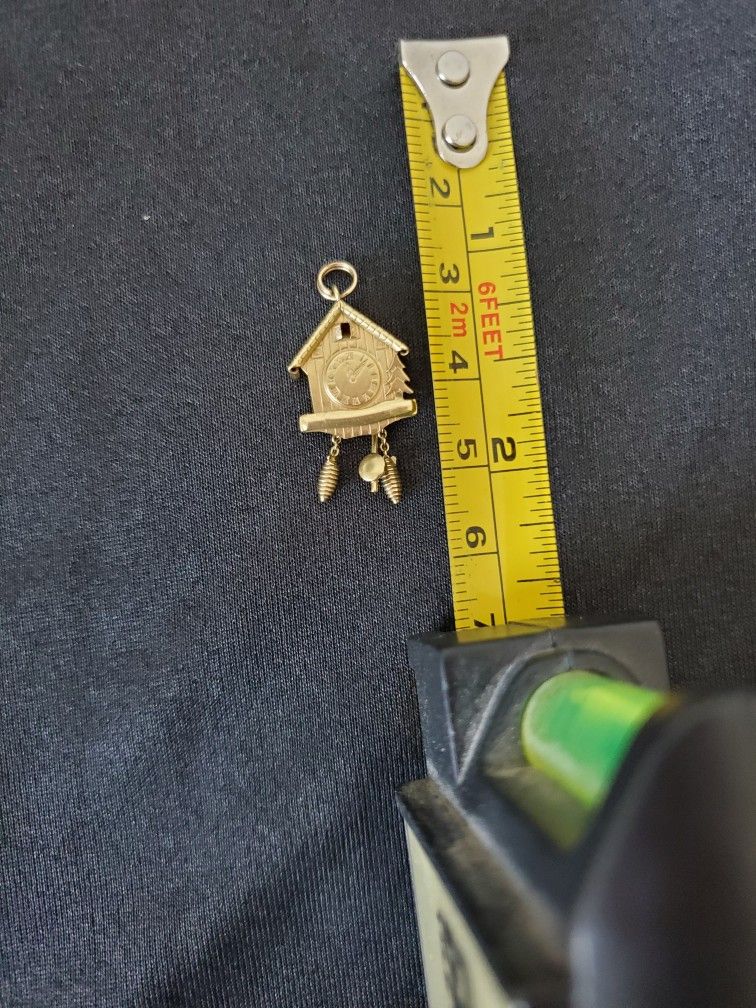 18k (750) Real Gold Cuckoo CLOCK CHARMS, Weigh 3gr. Price Firm