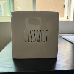 Rae Dunn tissue box (2 available $10 each)