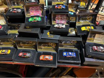 Collectible elite series 1:24 model cars