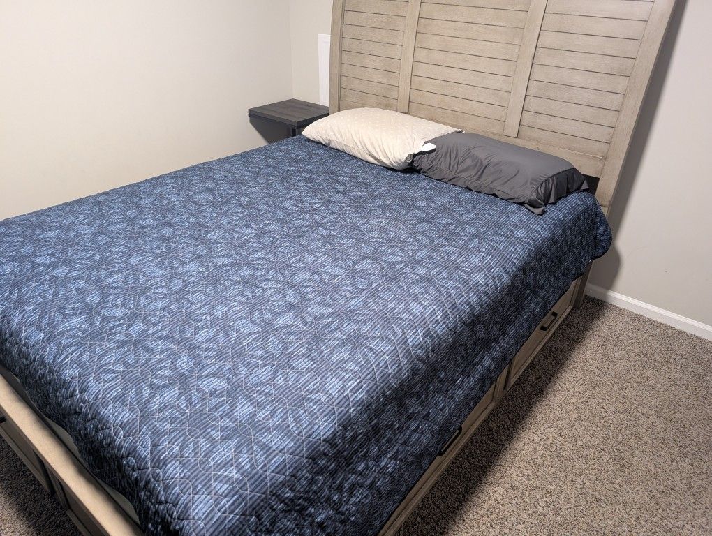 Queen Size Bed Frame With Mattress 