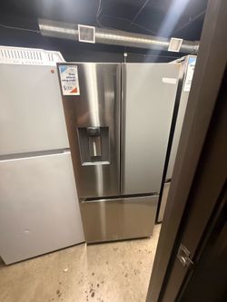 Samsung - 30 in. Wide 22 cu. ft. 3-Door French Door Smart Refrigerator with External Water Dispenser - Stainless Steel