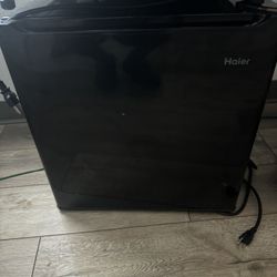Haier Mini Fridge/Freezer