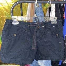 Black Old Navy shorts