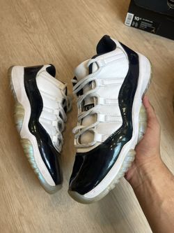 Jordan 11 Emerald Size 12