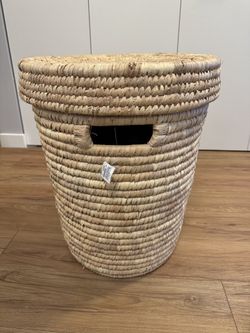 Round Palm Leaf Tapered Hamper

