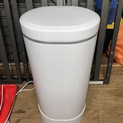 Munchkin Diaper Genie
