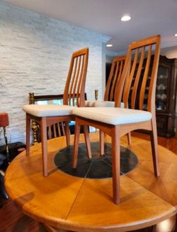Benny Linden Set of 8 Teak Dining Chairs