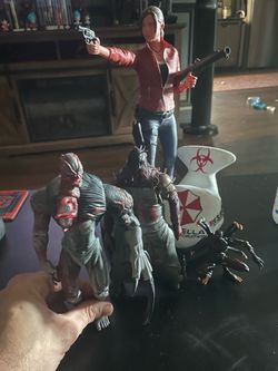 RESIDENT EVIL BUNDLE LOT