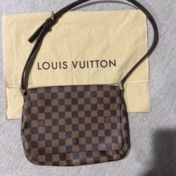 Louis Vuitton Purse 