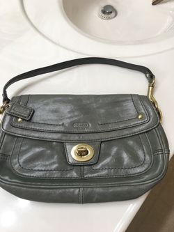 Coach small bag/ army green real cute