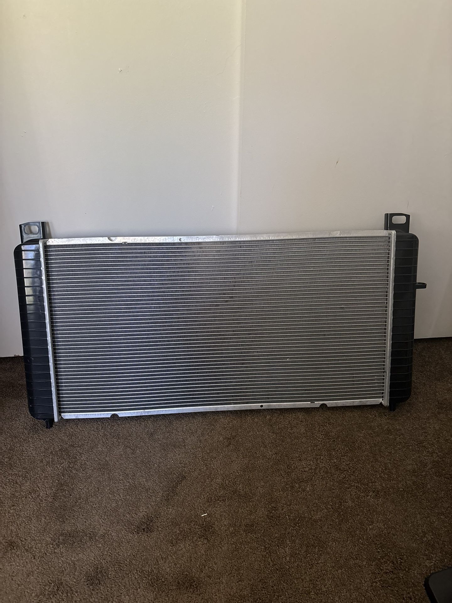 2002 Chevrolet Tahoe Radiator