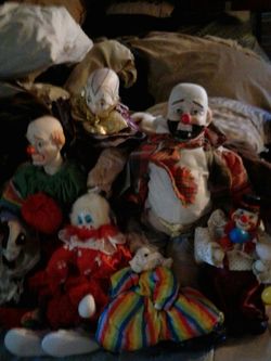 Porcelain clowns collectables