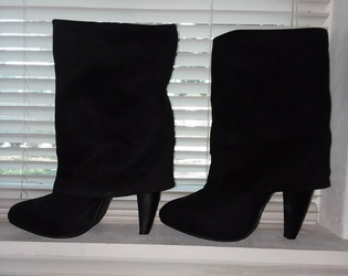 Boots size 8