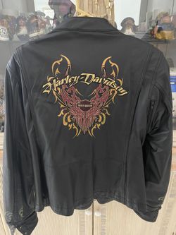 Harley Davinson  Woomen’s Leather  Jacket  Size  Large 