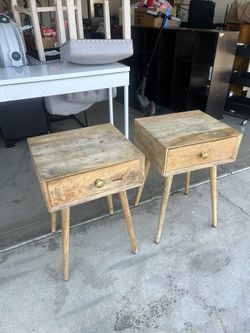 2 Side Tables Good Condition 