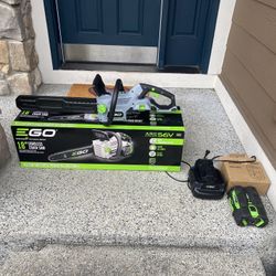 EGO 18” Cordless Chain Saw With 5.ah Battery And Charger . Like New Conditions. 