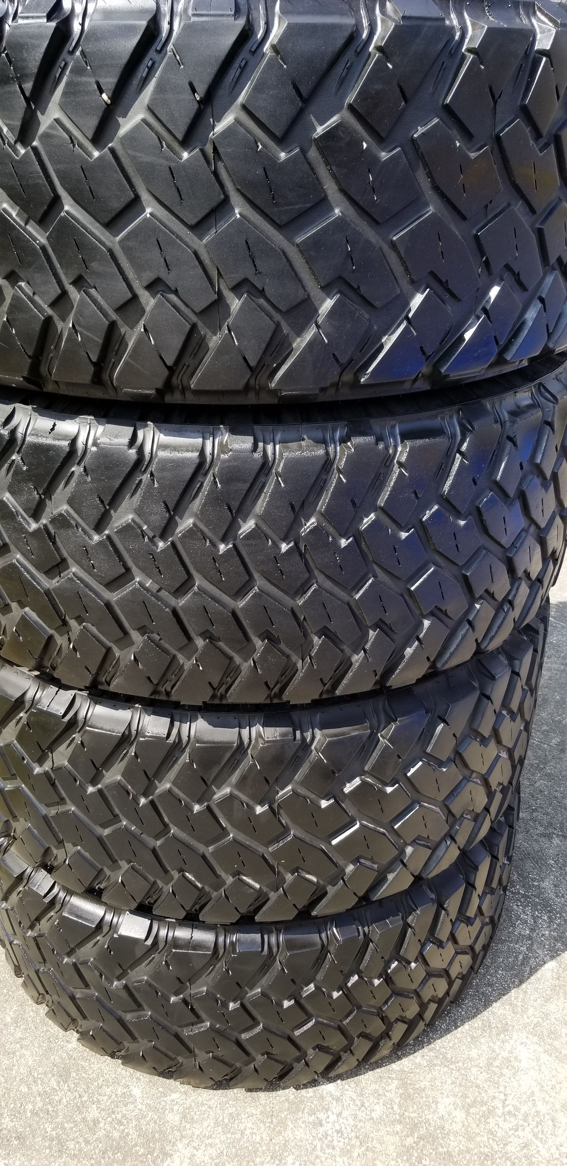 35x12.50x18 NITTO TRAIL GRAPPLER M T 90% TREAD TRUCK JEEP SUV