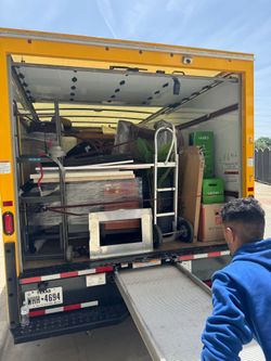 M0VERS| 20&26 box trucks