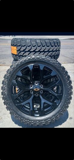 285/45/22” WHEELS 6 LUGS FOR CHEVY GMC OR CADILLAC NEW TIRES