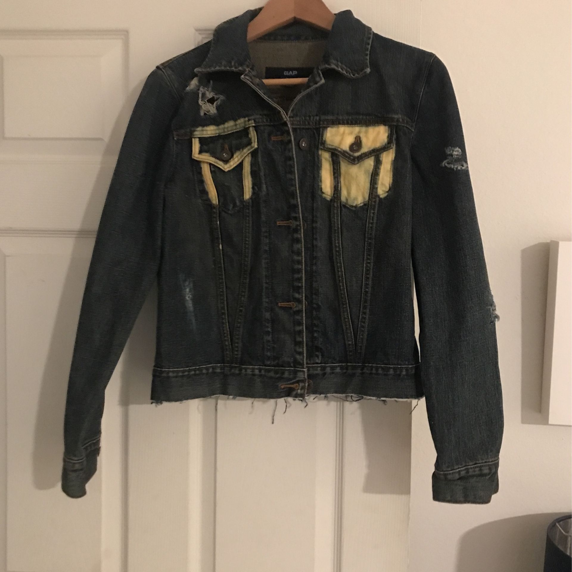 GAP distressed Denim jacket