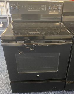 Black GE Five Burner Glass Top Electric Stove (2-0144)