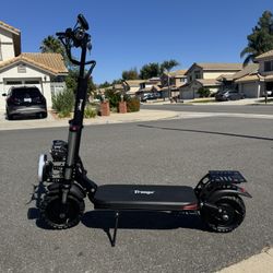 Dual-motor high-speed electric scooter