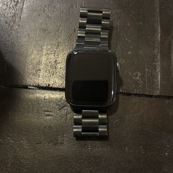 Apple Watch Series 5- 40 mm Aluminum