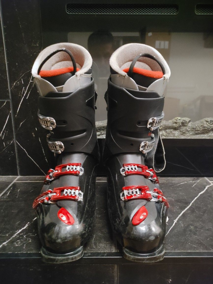 Salomon Falcon 9 Ski Boots – Mondo 28–28.5 (MSRP: $499)