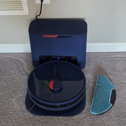 Dustin | bObsweep robotic vacuum