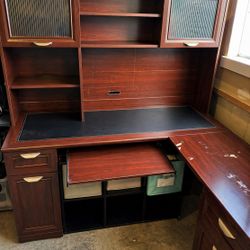 L-Shaped Desk with Hutch