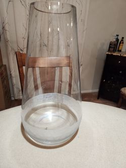 Glass vase