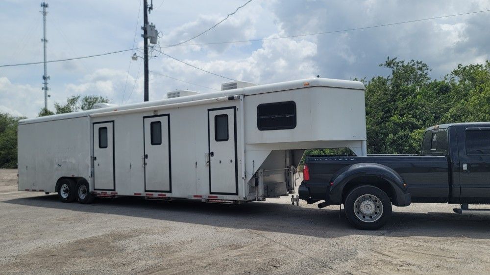 Gooseneck Cargo Trailer