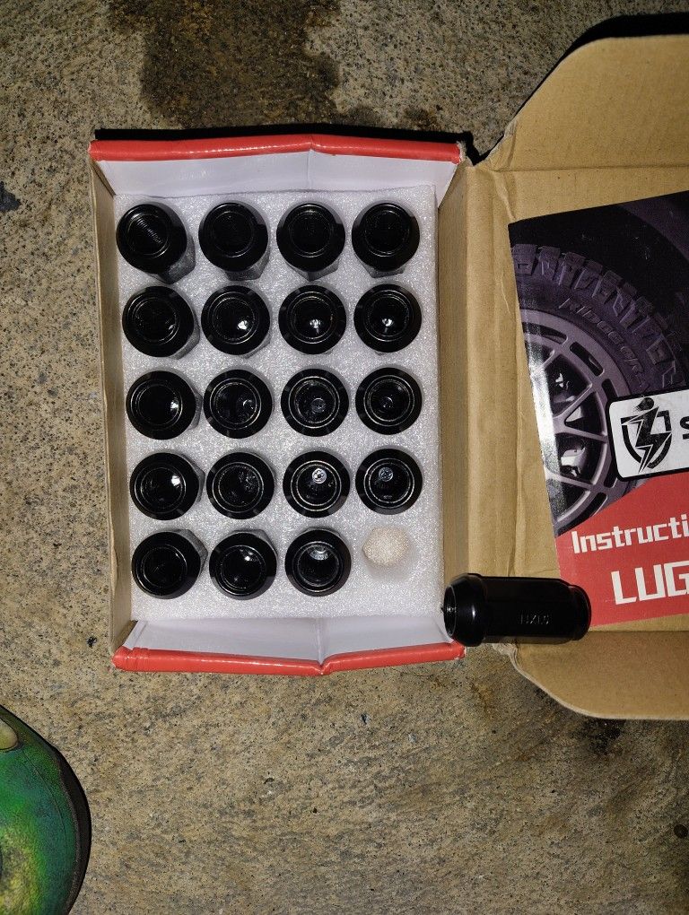 Black Lug nuts