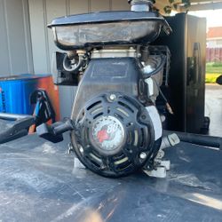80cc mini bike engine (works fine just needs oil and gas)