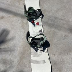 153cm Snowboard Neversummer