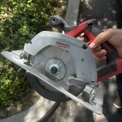Milwaukee circular Saw 