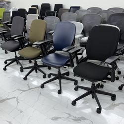 LIKE NEW STEELCASE LEAP V2 CHAIRS, FULLY LOADED WITH LUMBAR SUPPORT! 