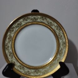 MC - VTG PORCELAIN PLATE 7.5"