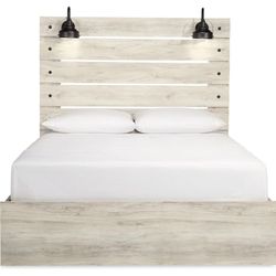Cambeck Queen Panel Bed with All The Set